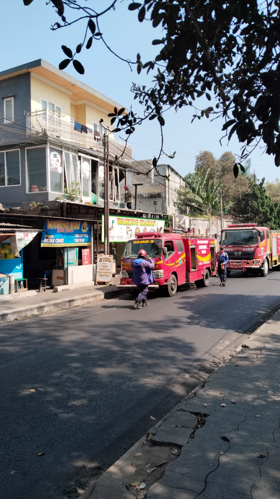 Rumah Makan Idaman Kota Batu Terbakar, Diduga Dipicu Charger HP