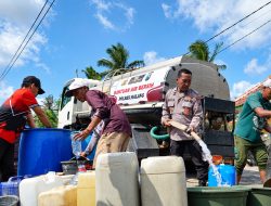 Polres Malang Salurkan 35 Ribu Liter Air Bersih untuk Warga Terdampak Kekeringan