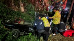 Pikap Terjun ke Jurang Susuh Kota Batu, Dua Korban Dievakuasi