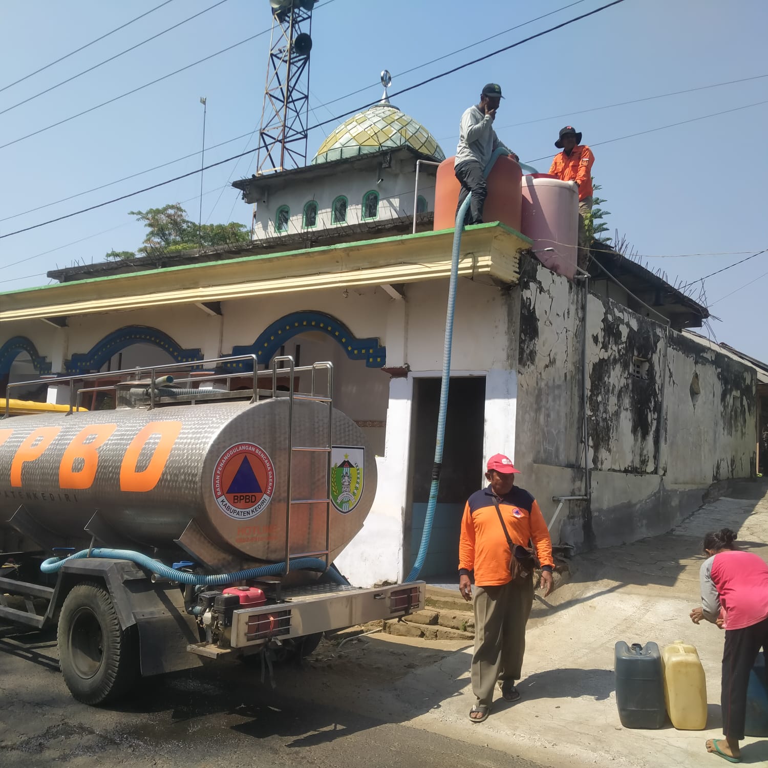 BPBD Kabupaten Kediri Intensif Suplai Air Bersih ke Desa Ponggok dan Surat