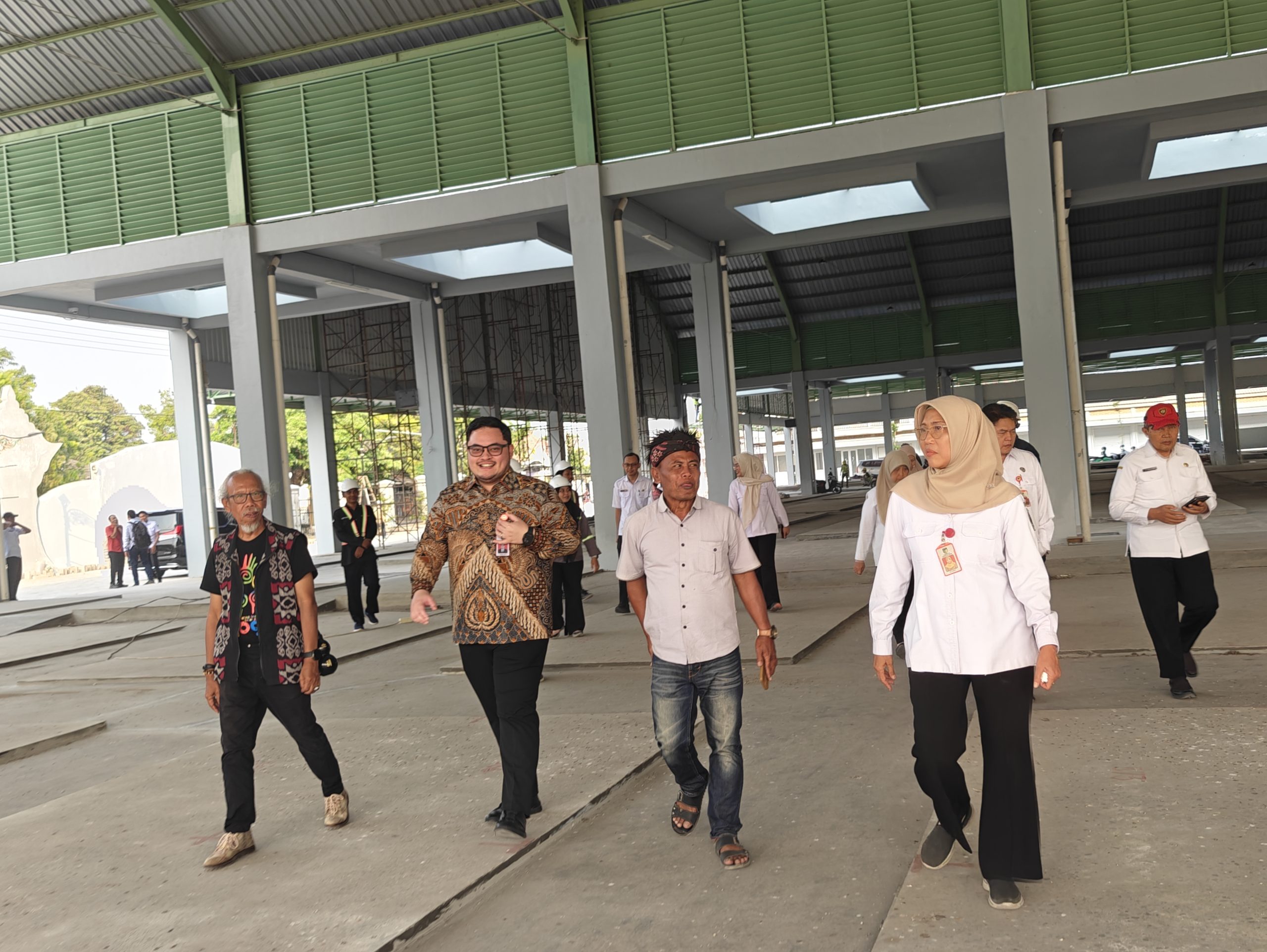Sidak Pasar Ngadiluwih, Mas Dhito Minta Pedagang Tak Kuasai Lebih dari Satu Lapak