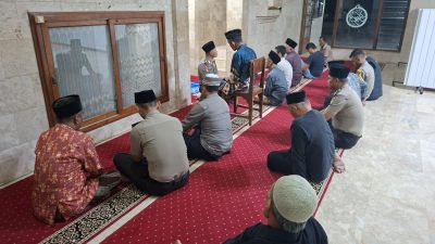Kapolsek Kandat Gelar Subuh Keliling Bersama Anggota dan Warga, Sampaikan Pesan Kamtibmas