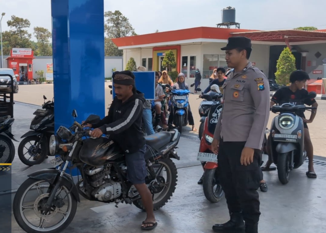 Polisi Intensifkan Pemantauan SPBU di Kediri, Antisipasi Antrean Panjang dan Kelangkaan BBM