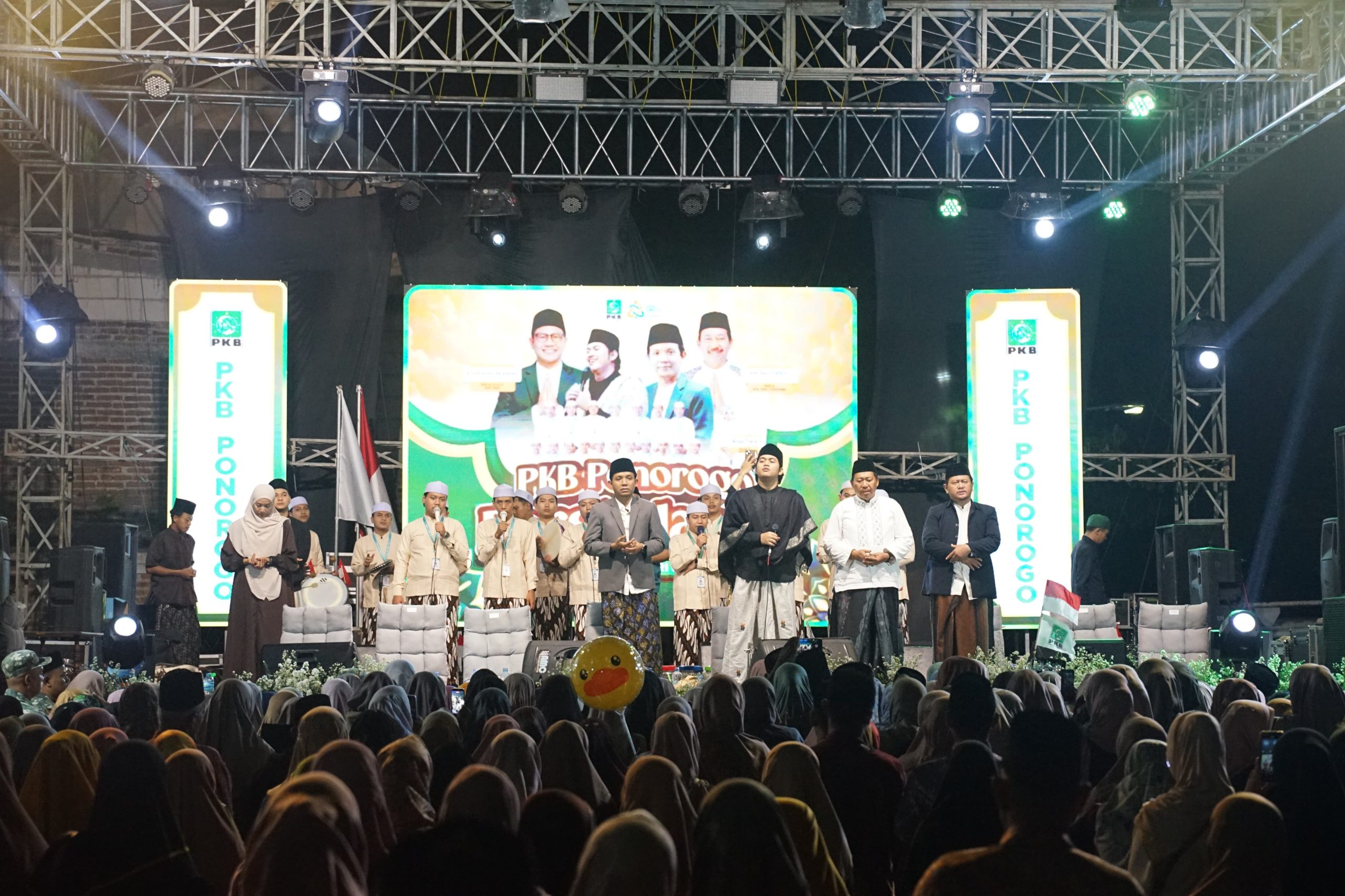 Ribuan Warga Padati Puncak Hari Santri 2026 DPC PKB Ponorogo, Diisi Shalawat dan Pengajian