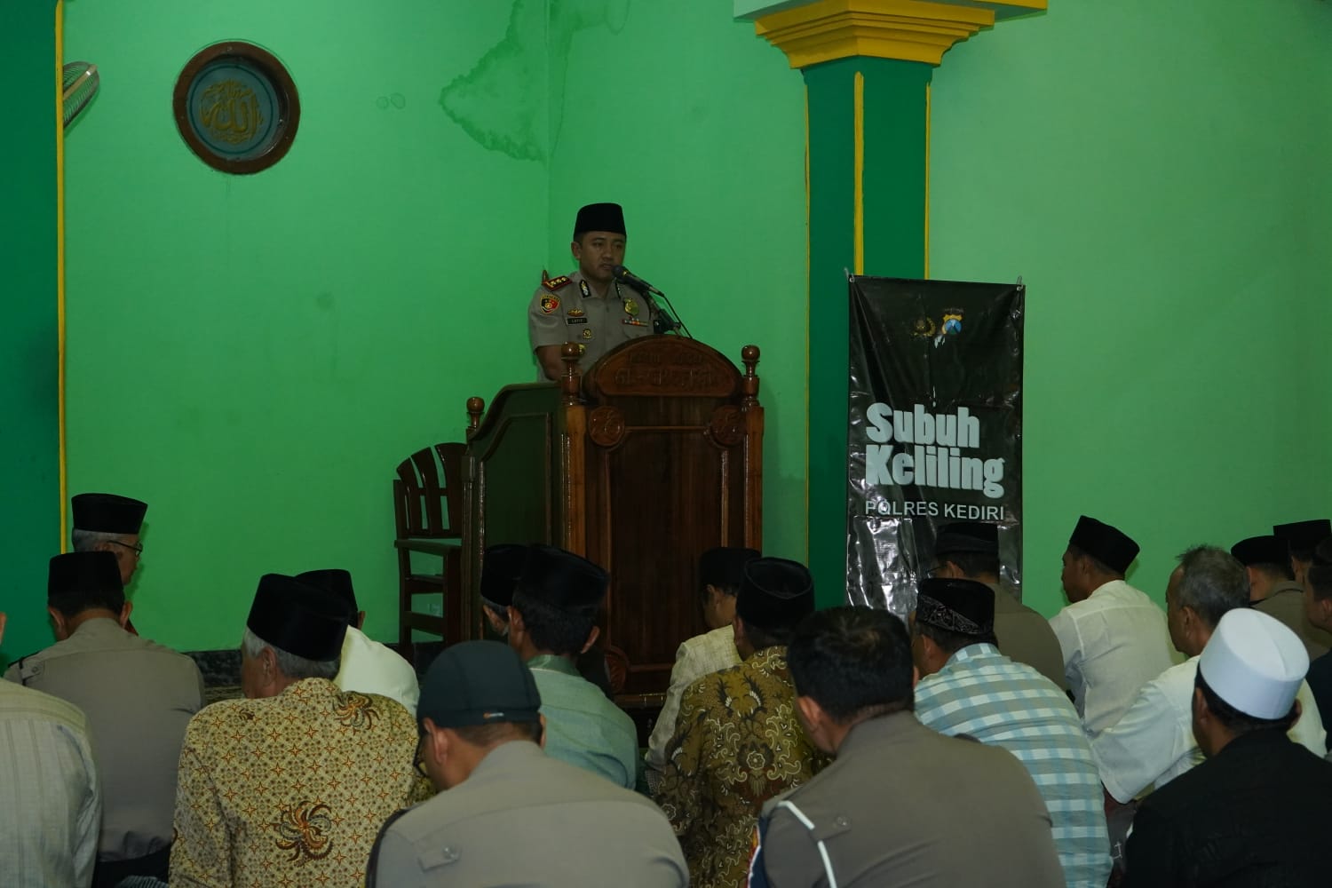 Subuh Keliling di Pare, Kapolres Kediri Ajak Warga Aktifkan Kembali Poskamling