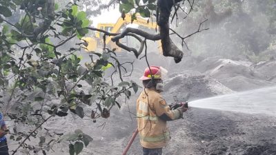 Kebakaran Lahan Tebu di Plosoklaten Merembet ke Timbunan Sepah, Kerugian Ditaksir Rp98 Juta