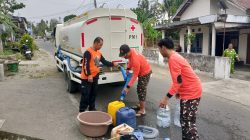 BPBD Kabupaten Kediri Rutin Salurkan Air Bersih ke Sejumlah Desa di Puncu dan Kepung