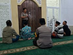 Patroli Subuh dan Salat Berjamaah, Polsek Pagu Kediri Ajak Warga Aktifkan Siskamling