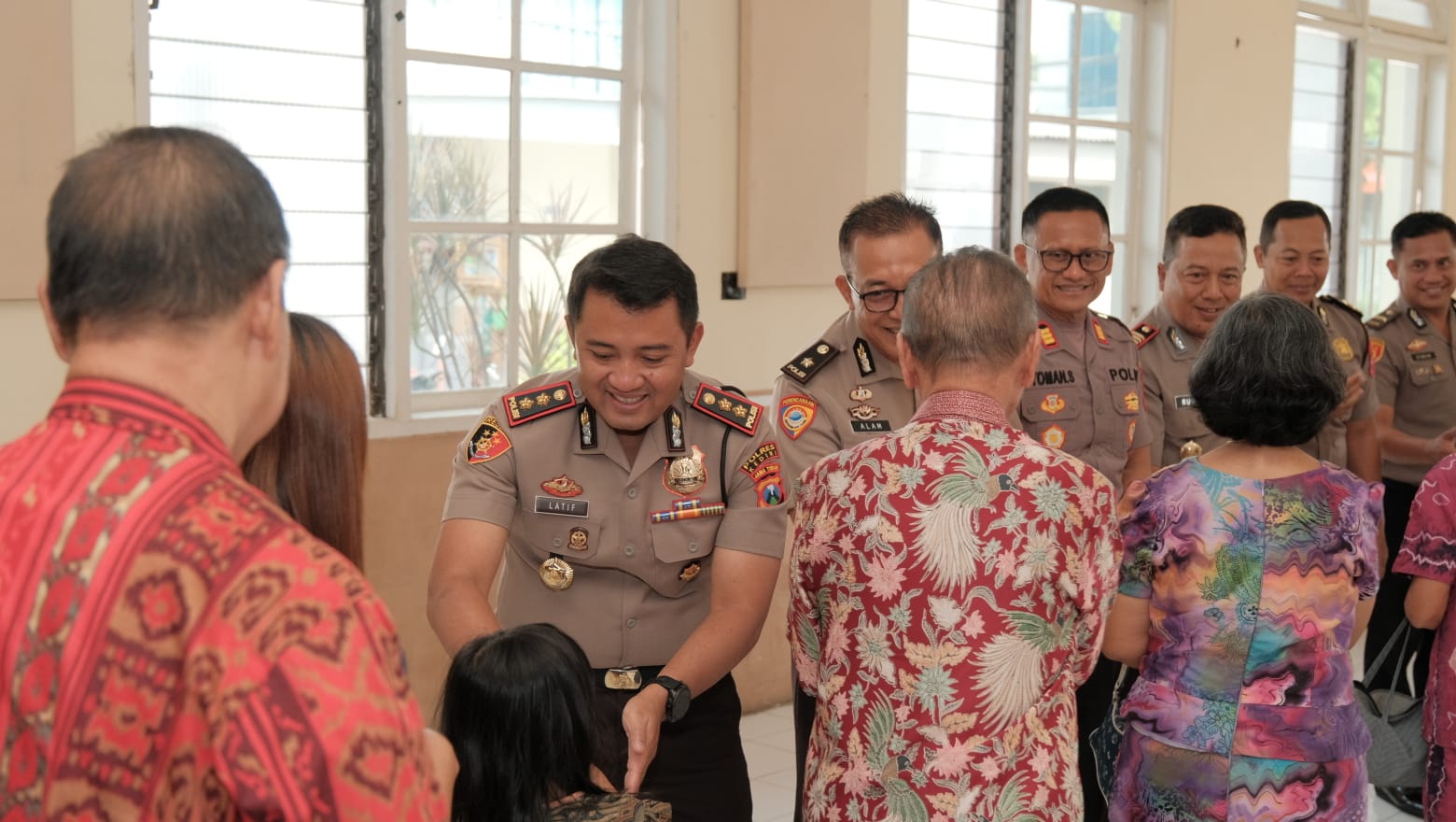 Minggu Kasih di GPDI Anugerah Family, Kapolres Kediri Ingatkan Jemaat Waspada Penipuan Online