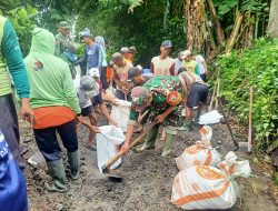 TNI dan Petani Gotong Royong Bersihkan Irigasi, Dukung Ketahanan Pangan di Blitar