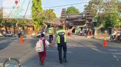 Polsek Wlingi Gelar Strong Point Pagi, Antisipasi Kemacetan dan Kecelakaan