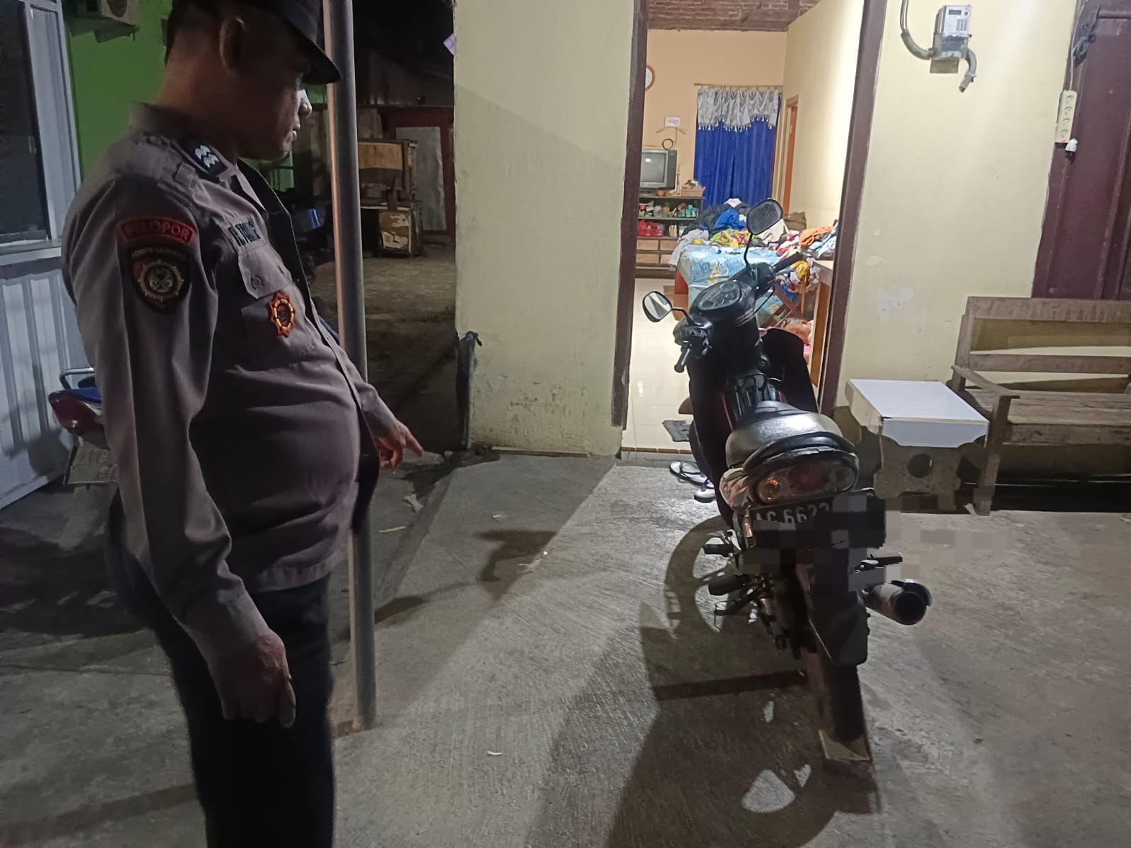 Ditinggal Mandi, Motor Supra di Teras Rumah Warga Sutojayan Blitar Dicuri