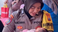 Bhabinkamtibmas Dampingi Posyandu Balita dan Lansia di Desa Jeblog Blitar