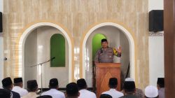 Sambangi Jamaah Masjid Hidayatullah, Bhabinkamtibmas Wonotirto Ajak Warga Jaga Kamtibmas