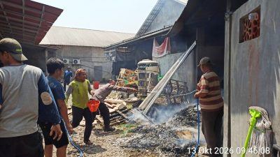 Gudang Toko Bangunan di Blitar Terbakar, Kerugian Ditaksir Rp 500 Juta