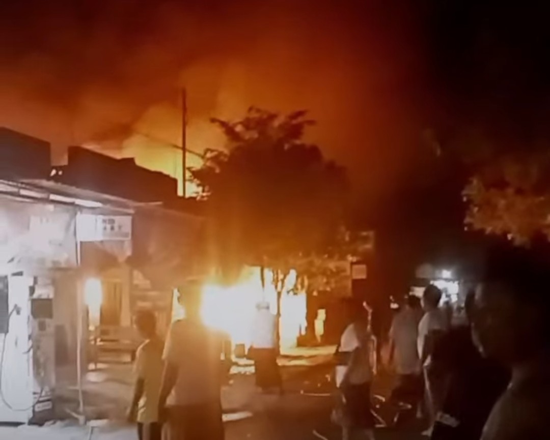 Toko Bangunan di Wonodadi Blitar Terbakar, Kerugian Ditaksir Capai Rp 100 Juta