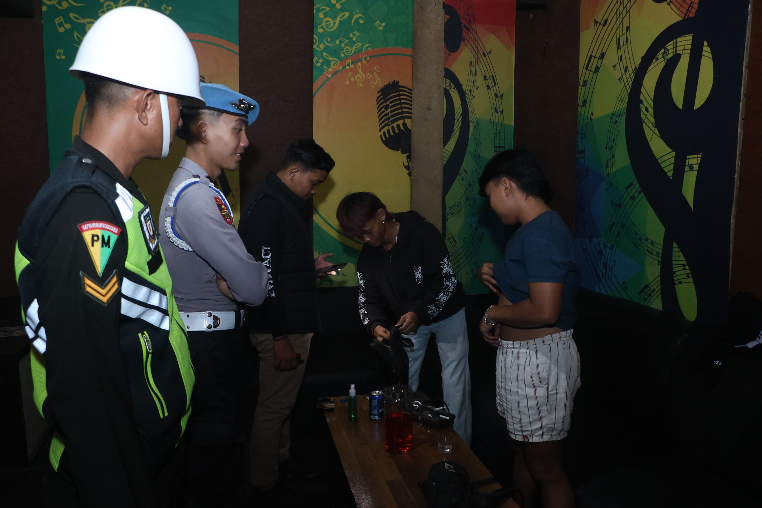 Razia Narkoba di Tempat Hiburan Malam Blitar, Satu Pengunjung Positif Amfetamin