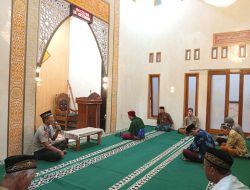 Patroli Subuh Keliling, Polsek Gandusari Blitar Ajak Warga Berdialog soal Kamtibmas