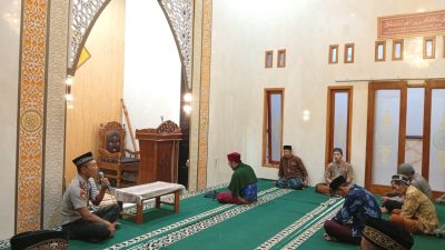 Patroli Subuh Keliling, Polsek Gandusari Blitar Ajak Warga Berdialog soal Kamtibmas