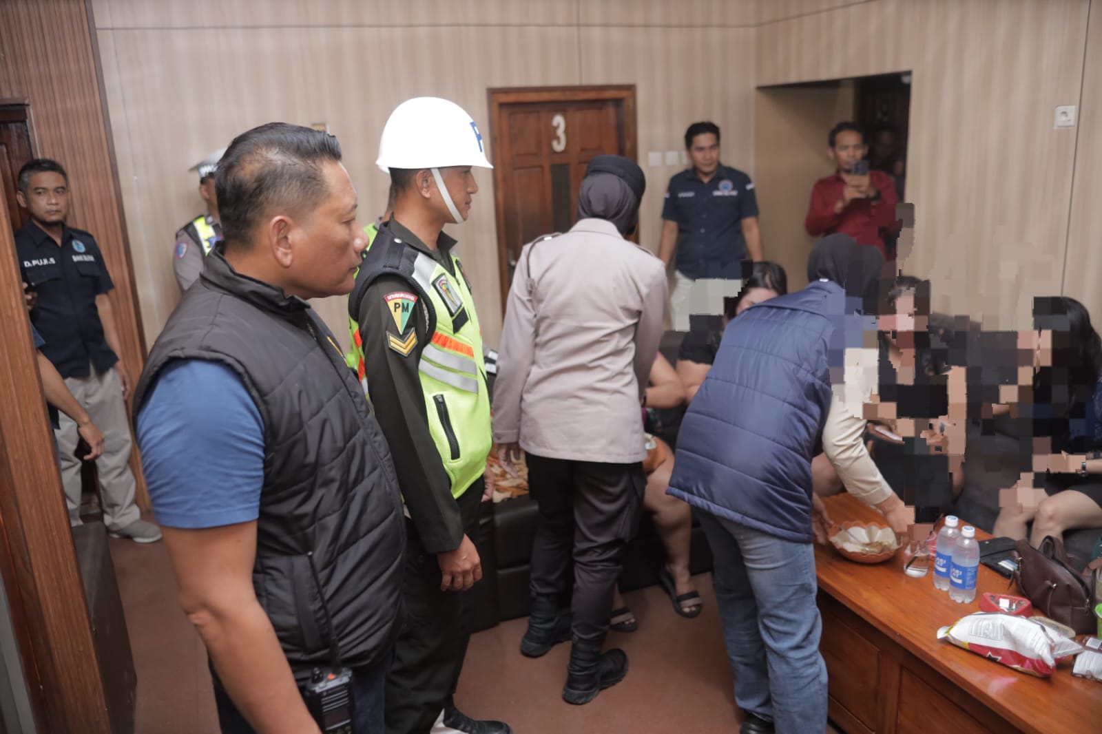 Razia Tempat Hiburan Malam, Polres Blitar Temukan 259 Botol Miras