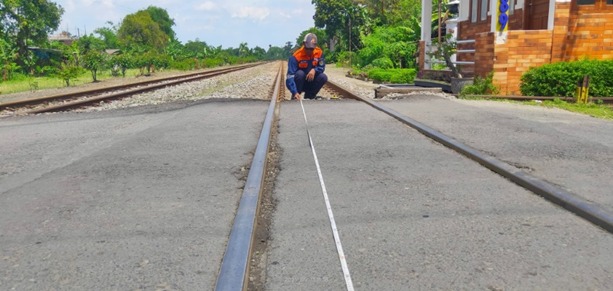KAI Perbaiki Tiga Perlintasan Kereta Api di Kabupaten Kediri, Ini Lokasi dan Jadwalnya