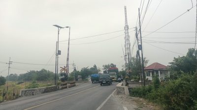 Tiga Hari Tiga Insiden di Perlintasan Kereta Api, KAI Daop 7 Madiun Ingatkan Bahaya Menerobos Palang