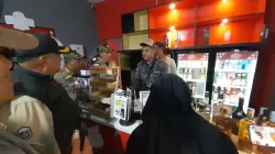 Satpol PP Kota Kediri Telusuri Penjualan Es Moni Beralkohol, Operasi Sasar Angkringan hingga Ruko