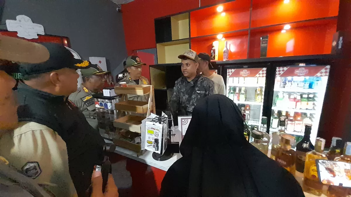 Satpol PP Kota Kediri Telusuri Penjualan Es Moni Beralkohol, Operasi Sasar Angkringan hingga Ruko